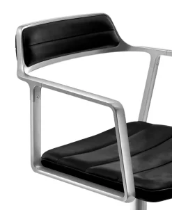 452 Swivel Chair m/hjul, sort læder fra<Vipp Best