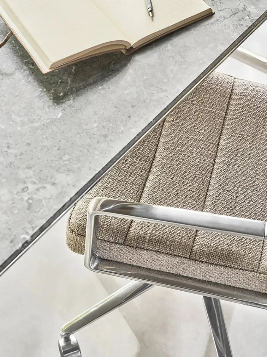 453 Swivel+ Chair m/sort stel & hjul, sort læder fra<Vipp New