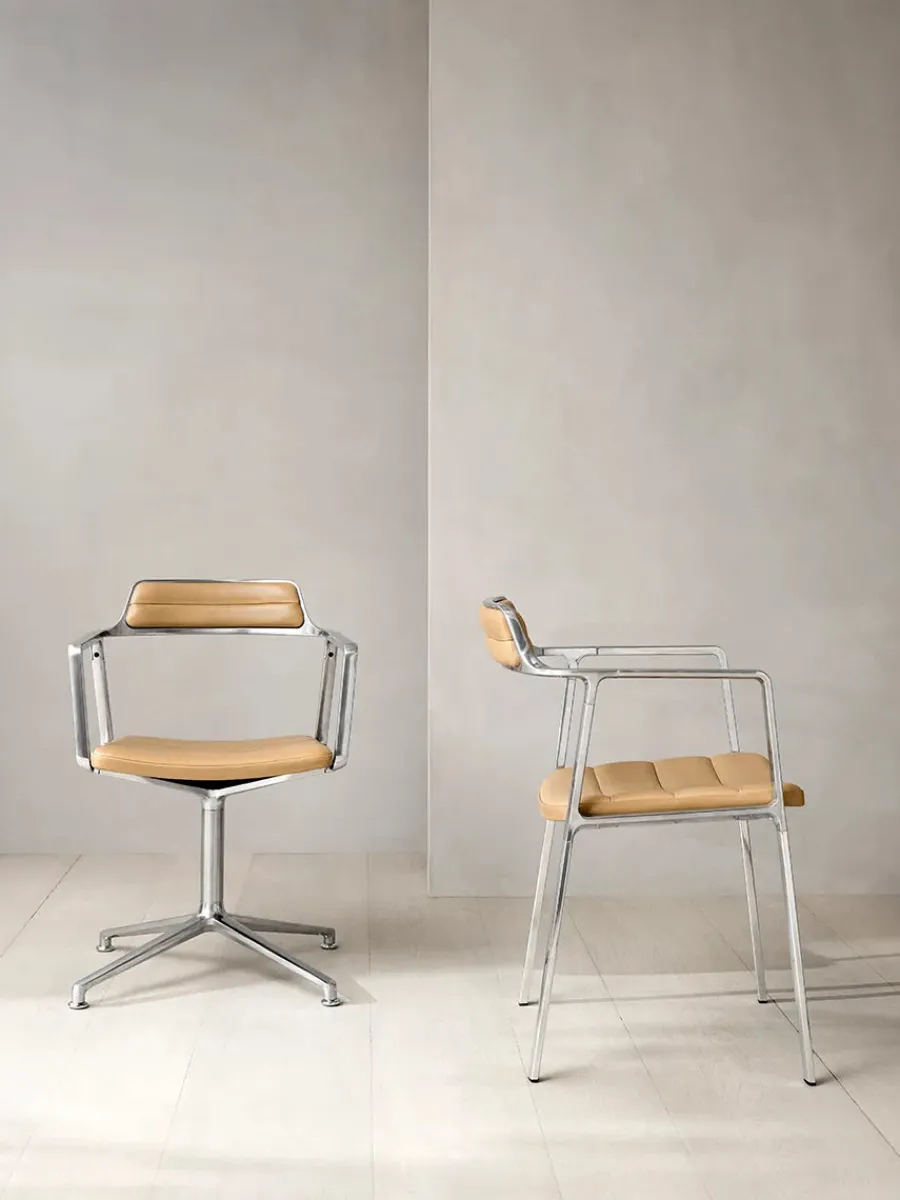 452 Swivel Chair, sort læder fra<Vipp Clearance