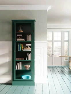 Vitrineskab N1, dark oak fra<Lindebjerg Design Sale