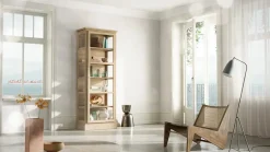 Vitrineskab N1, light oak fra<Lindebjerg Design Outlet