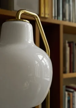 VL Ringkrone Gulvlampe fra<Louis Poulsen