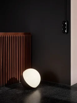 VL Studio bord/gulv fra<Louis Poulsen New