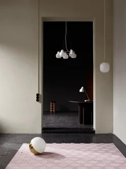 VL Studio bord/gulv fra<Louis Poulsen New