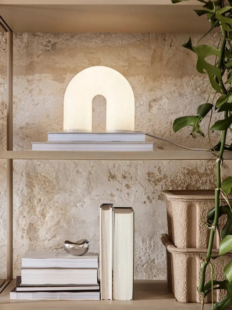 Vuelta bordlampe fra<Ferm Living New