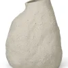 Vulca Medium vase, Off-white Stone fra<Ferm Living Hot