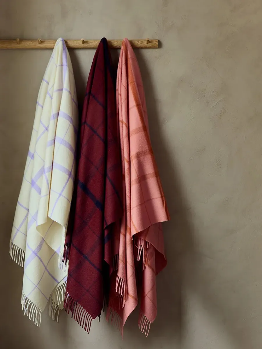 Warp & Weft Plaid, coral/amber fra<Silkeborg Uldspinderi New