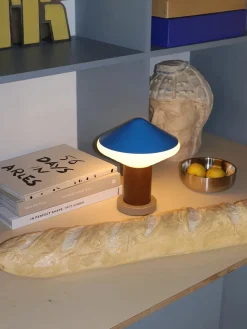 Whipped Portable Table Lamp, sky blue fra<LEO Objects Online