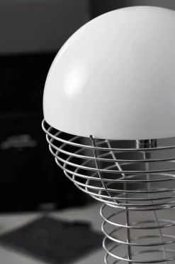 Wire gulvlampe af Verner Panton<Verpan