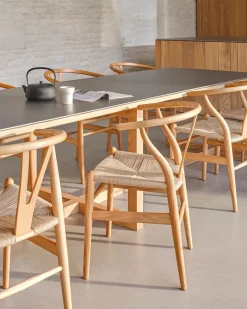 Y-stol CH24, Bøg olie af Hans J. Wegner<Carl Hansen & Søn Outlet