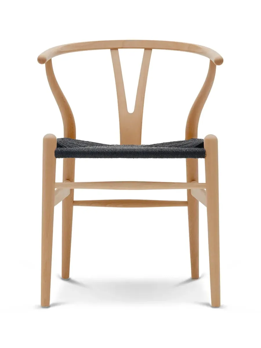 Y-stol CH24, Bøg olie med sort flet af Hans J. Wegner<Carl Hansen & Søn Online