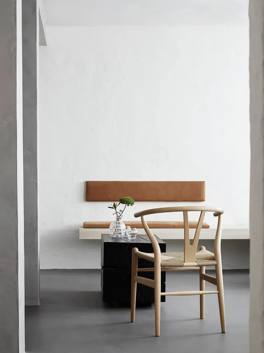 Y-stol CH24, Bøg sæbe af Hans J. Wegner<Carl Hansen & Søn Hot