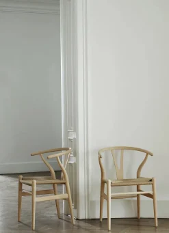 Y-stol CH24, Bøg sæbe af Hans J. Wegner<Carl Hansen & Søn Hot