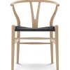 Y-stol CH24, Eg hvidolie med sort flet af Hans J. Wegner<Carl Hansen & Søn Hot