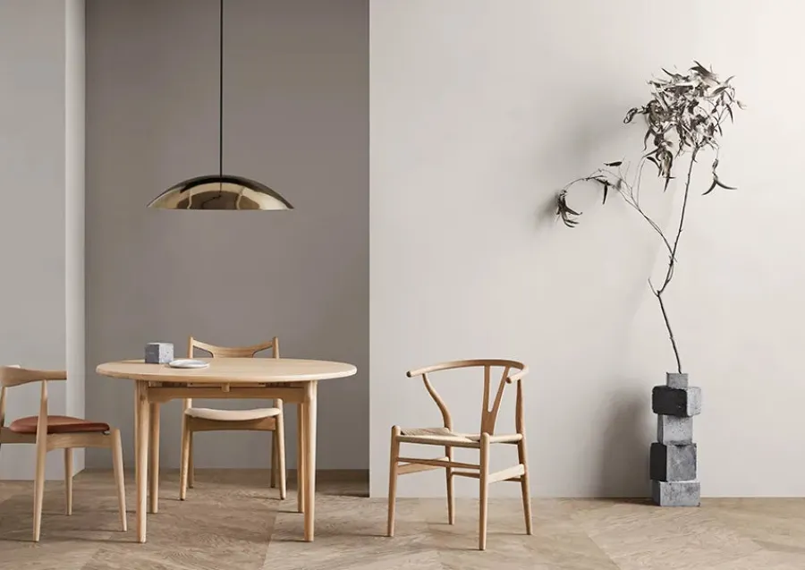 Y-stol CH24, Eg lak af Hans J. Wegner<Carl Hansen & Søn Clearance
