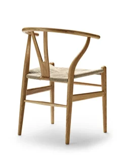 Y-stol CH24, Eg lak af Hans J. Wegner<Carl Hansen & Søn Clearance