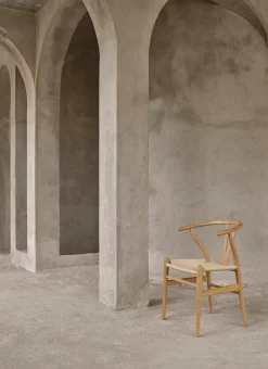 Y-stol CH24, Eg lak af Hans J. Wegner<Carl Hansen & Søn Clearance