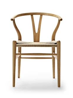 Y-stol CH24, Eg røget olie af Hans J. Wegner<Carl Hansen & Søn Outlet
