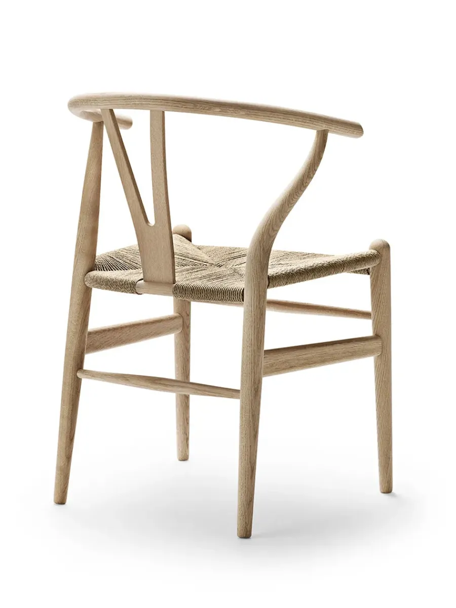 Y-stol CH24, eg sæbe af Hans J. Wegner<Carl Hansen & Søn Discount