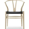 Y-stol CH24 Soft Barley med sort flet af Hans J. Wegner<Carl Hansen & Søn Best