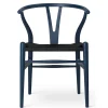 Y-stol CH24 Soft Blue med sort flet af Hans J. Wegner<Carl Hansen & Søn