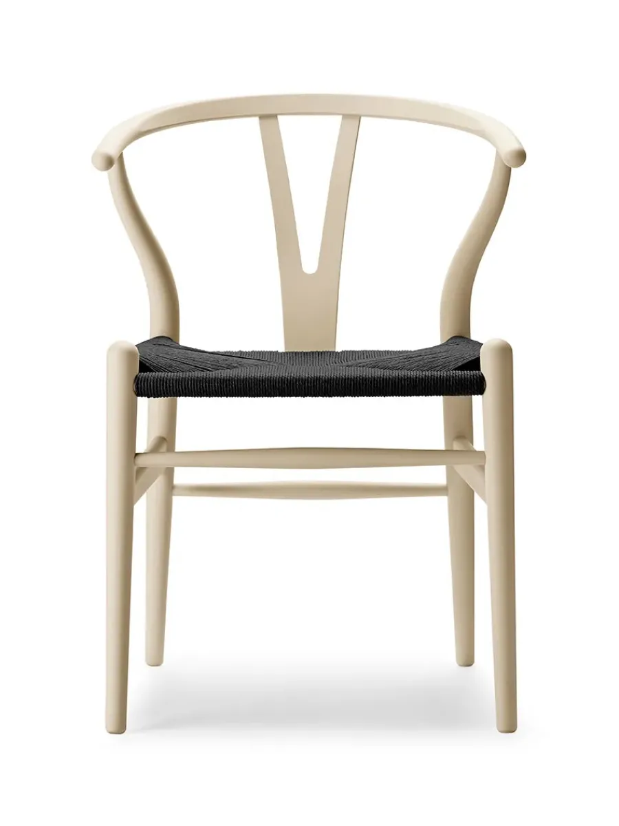 Y-stol CH24 Soft Blue med sort flet af Hans J. Wegner<Carl Hansen & Søn