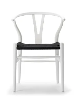 Y-stol CH24 Soft Green med sort flet af Hans J. Wegner<Carl Hansen & Søn Outlet
