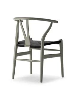 Y-stol CH24 Soft Natural White med sort flet af Hans J. Wegner<Carl Hansen & Søn Clearance
