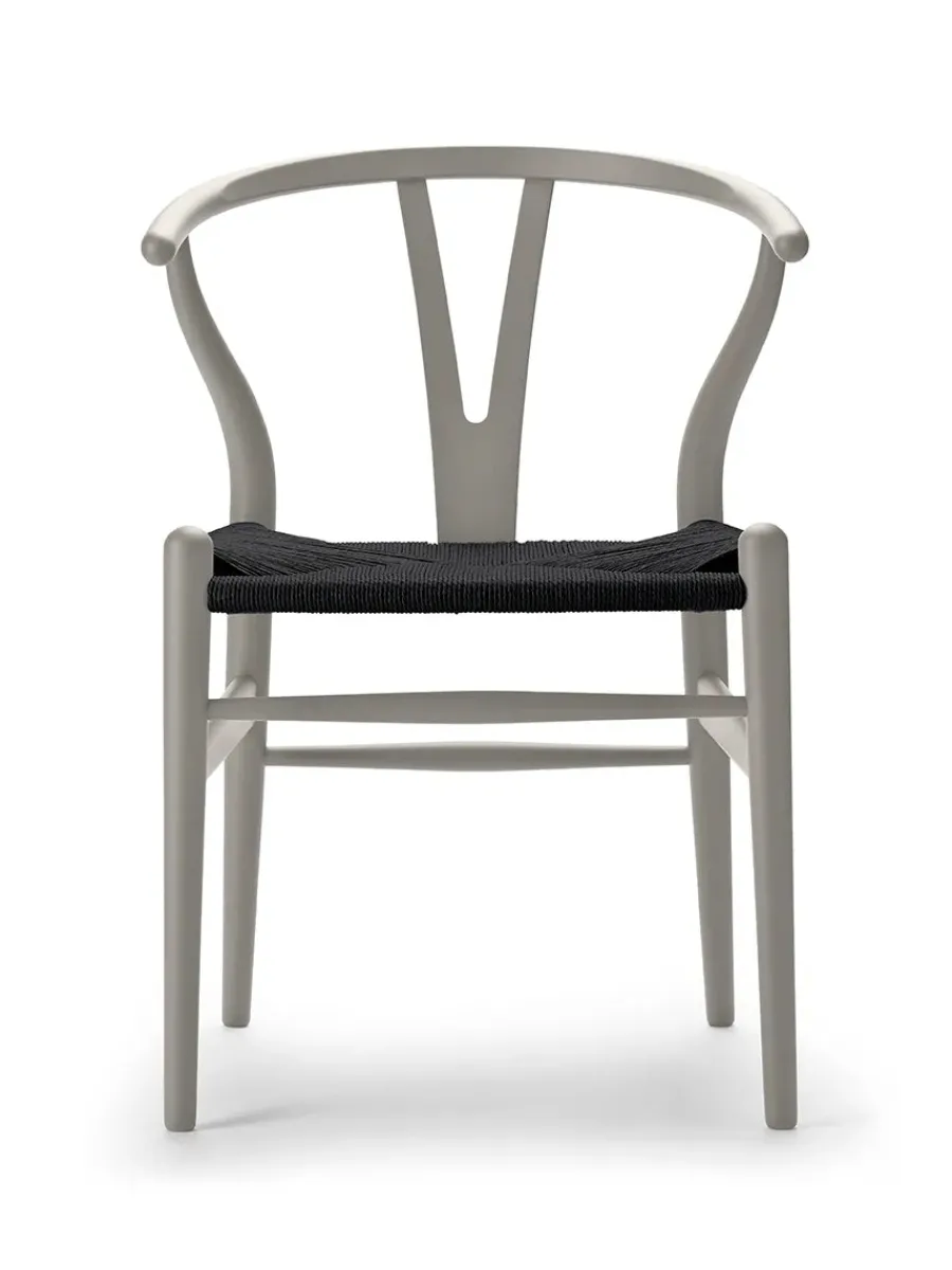 Y-stol CH24 Soft Silver Grey med sort flet af Hans J. Wegner<Carl Hansen & Søn Online