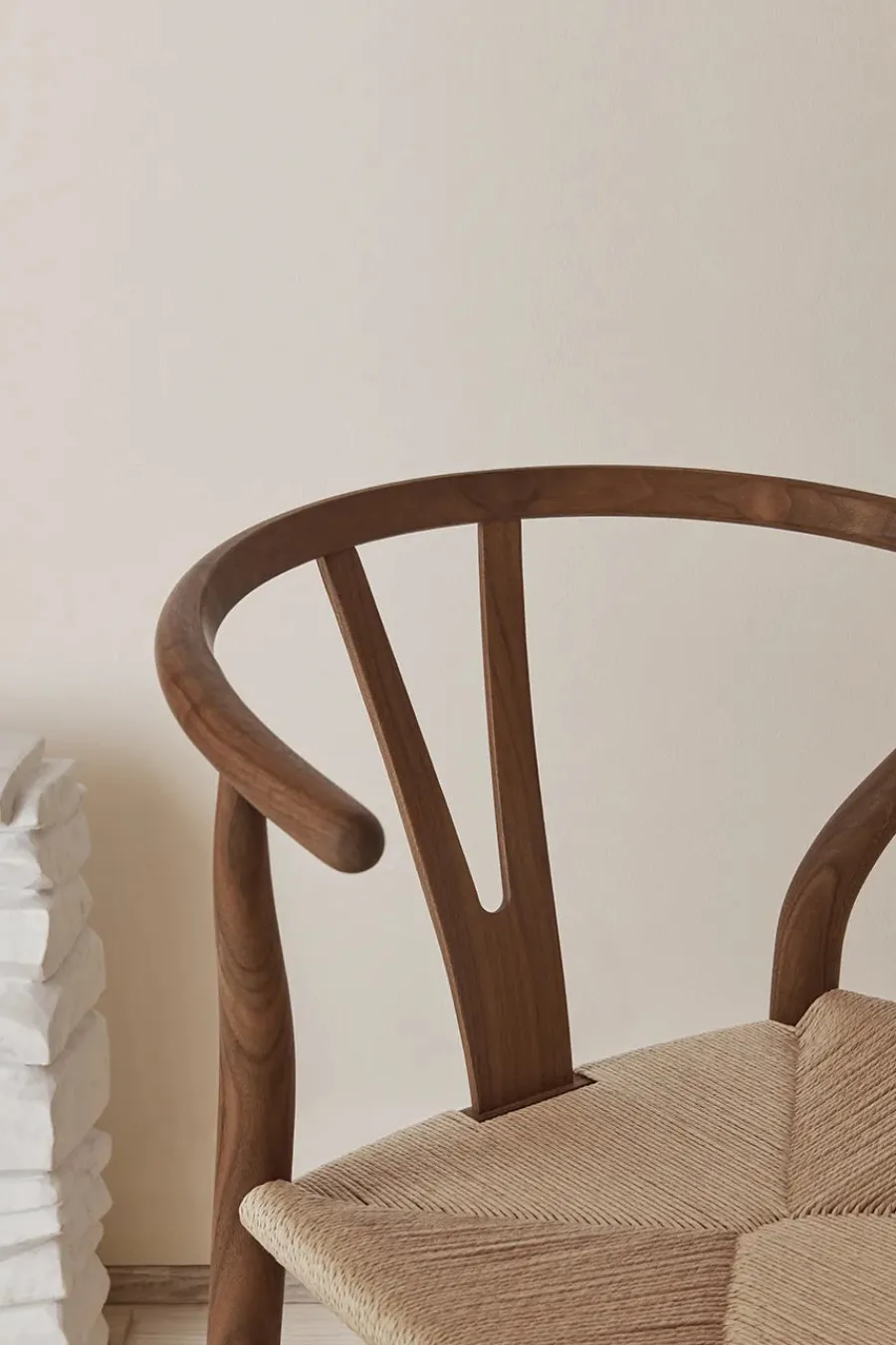 Y-stol CH24, Valnød olie af Hans J. Wegner<Carl Hansen & Søn Discount