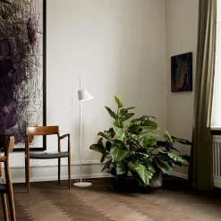 Yuh gulvlampe fra<Louis Poulsen Best